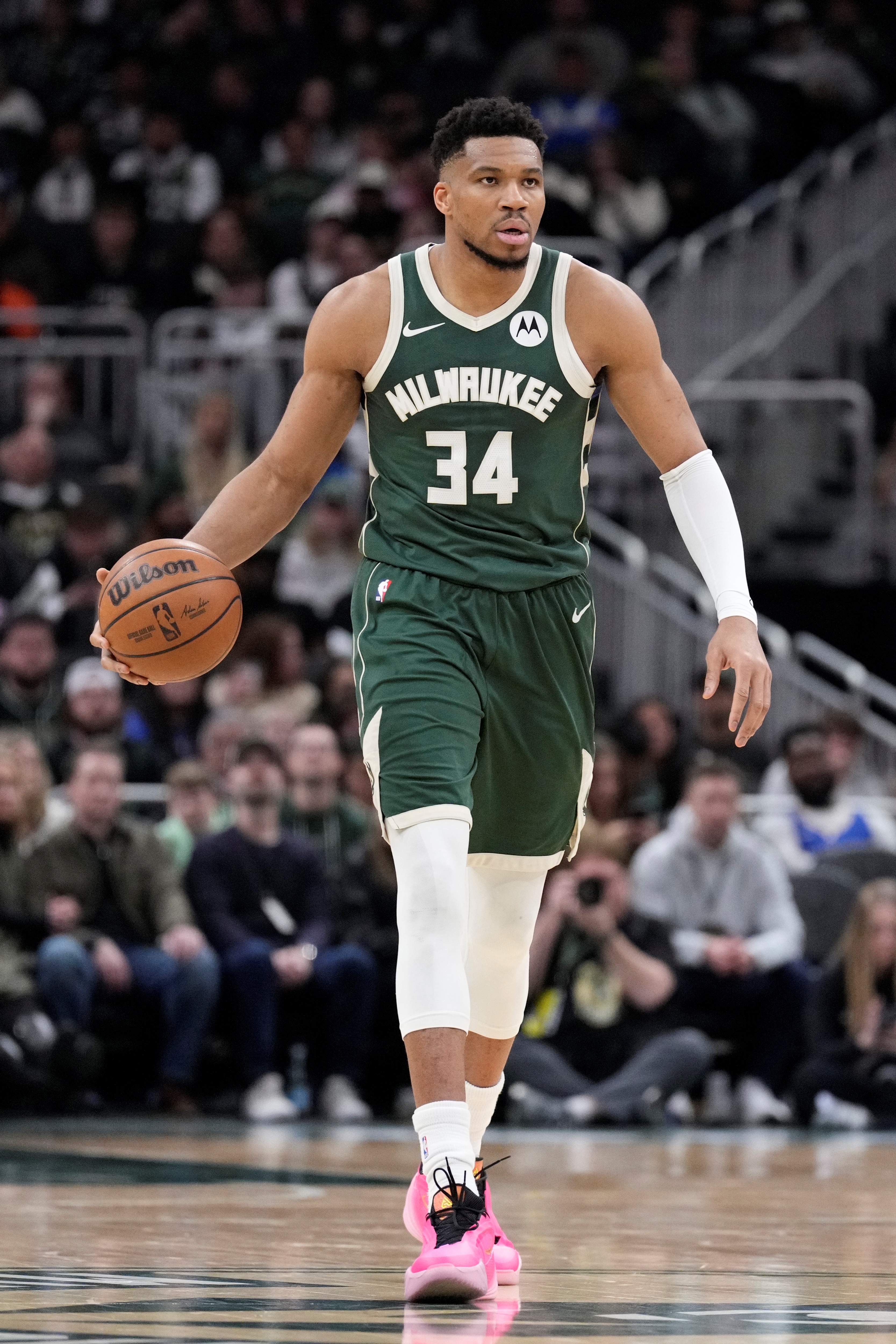 8868体育-字母想复出！哈队：他到底在搞啥 雄鹿和他好聚好散没啥大不了的